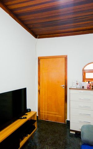 Casa à venda com 230m², 4 quartos e 2 vagasEdícula 