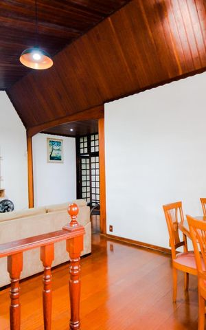 Casa à venda com 230m², 4 quartos e 2 vagasSala