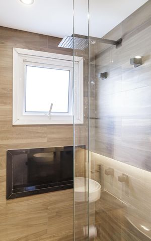 Apartamento para alugar com 56m², 2 quartos e 1 vaga Apartamento para alugar com 56m², 2 quartos e 1 vagaBanheiro da Suíte 2