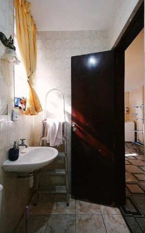 Casa à venda com 270m², 3 quartos e 3 vagas Casa à venda com 270m², 3 quartos e 3 vagasBanheiro de Serviço