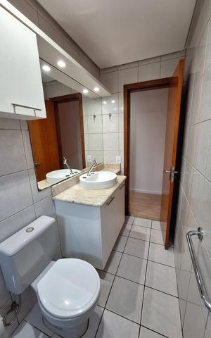 Apartamento para alugar com 77m², 2 quartos e 1 vaga Apartamento para alugar com 77m², 2 quartos e 1 vagaBanheiro social