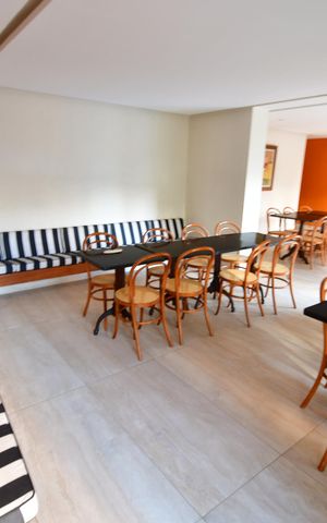 Apartamento à venda com 380m², 3 quartos e 4 vagasÁrea comum - Salão de festas