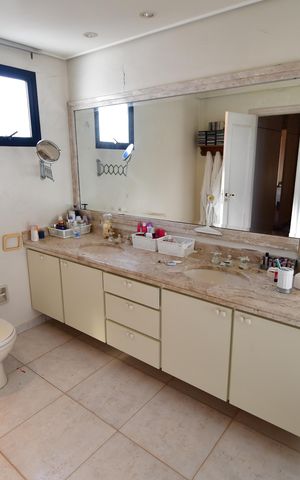 Apartamento à venda com 380m², 3 quartos e 4 vagasBanheiro Suíte