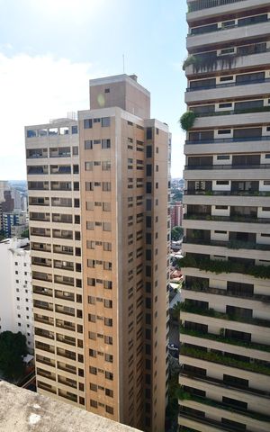 Apartamento à venda com 380m², 3 quartos e 4 vagasQuarto 3 - Suíte Vista