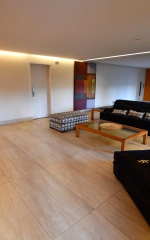 Apartamento à venda com 380m², 3 quartos e 4 vagasHall social