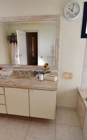 Apartamento à venda com 380m², 3 quartos e 4 vagasBanheiro Suíte