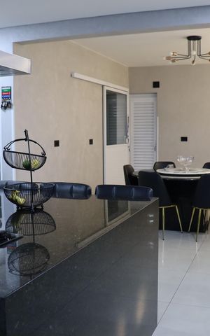 Casa à venda com 408m², 3 quartos e 5 vagas Casa à venda com 408m², 3 quartos e 5 vagasCozinha