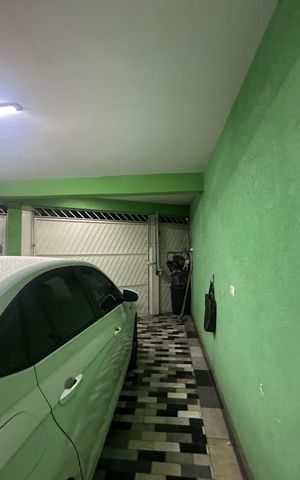 Casa à venda com 408m², 3 quartos e 5 vagas Casa à venda com 408m², 3 quartos e 5 vagasGaragem