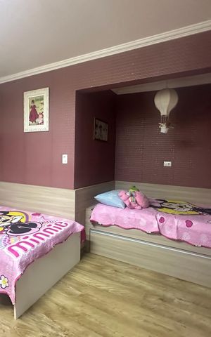 Casa à venda com 408m², 3 quartos e 5 vagas Casa à venda com 408m², 3 quartos e 5 vagasQuarto 1