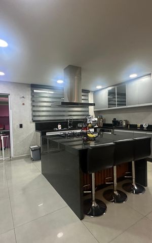 Casa à venda com 408m², 3 quartos e 5 vagas Casa à venda com 408m², 3 quartos e 5 vagasCozinha
