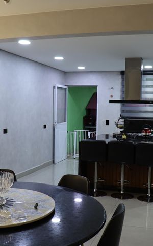 Casa à venda com 408m², 3 quartos e 5 vagas Casa à venda com 408m², 3 quartos e 5 vagasCozinha