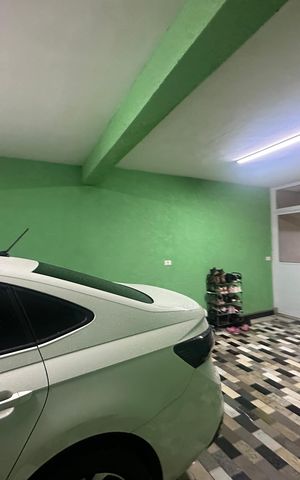Casa à venda com 408m², 3 quartos e 5 vagas Casa à venda com 408m², 3 quartos e 5 vagasGaragem