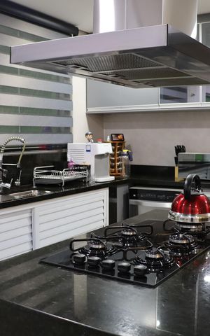 Casa à venda com 408m², 3 quartos e 5 vagas Casa à venda com 408m², 3 quartos e 5 vagasCozinha