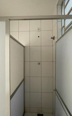 Apartamento à venda com 80m², 2 quartos e 1 vaga Apartamento à venda com 80m², 2 quartos e 1 vagaBanheiro social
