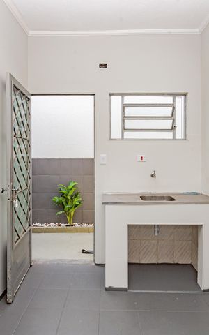Casa à venda com 420m², 1 quarto e sem vaga Casa à venda com 420m², 1 quarto e sem vagaSala -Cozinha