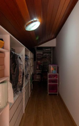 Casa à venda com 408m², 3 quartos e 4 vagas Casa à venda com 408m², 3 quartos e 4 vagasQuarto 3