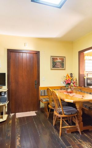 Casa à venda com 130m², 3 quartos e 5 vagas