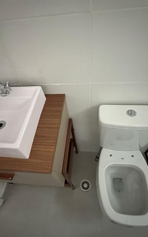 Apartamento à venda com 75m², 2 quartos e 2 vagas Apartamento à venda com 75m², 2 quartos e 2 vagasBanheiro da Suíte