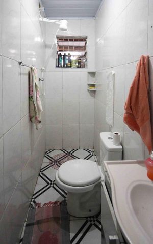 Casa à venda com 150m², 3 quartos e 2 vagas Casa à venda com 150m², 3 quartos e 2 vagasBanheiro da Suite
