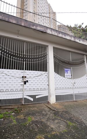 Casa à venda com 148m², 3 quartos e 3 vagasFachada