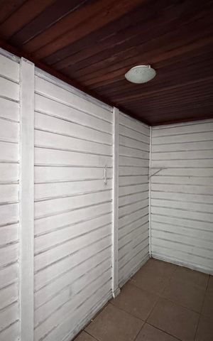 Casa de condomínio à venda com 150m², 3 quartos e 2 vagas Casa de condomínio à venda com 150m², 3 quartos e 2 vagasCloset da suíte