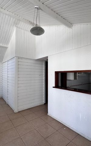 Casa de condomínio à venda com 150m², 3 quartos e 2 vagas Casa de condomínio à venda com 150m², 3 quartos e 2 vagasSala