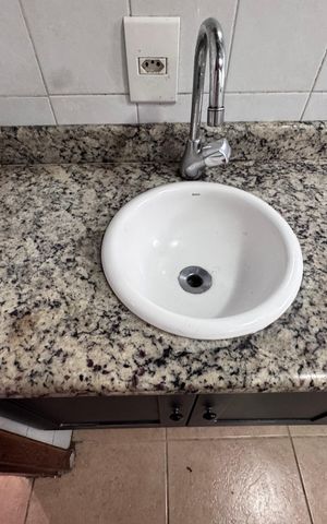 Casa de condomínio à venda com 150m², 3 quartos e 2 vagas Casa de condomínio à venda com 150m², 3 quartos e 2 vagasBanheiro da suíte