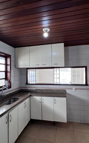 Casa de condomínio à venda com 150m², 3 quartos e 2 vagas Casa de condomínio à venda com 150m², 3 quartos e 2 vagasCozinha