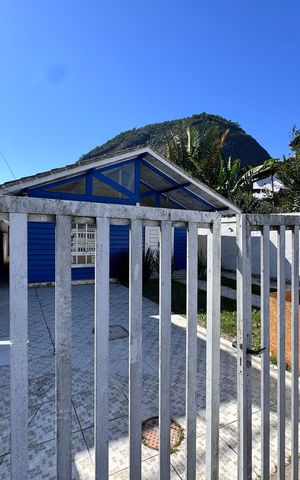 Casa de condomínio à venda com 150m², 3 quartos e 2 vagas Casa de condomínio à venda com 150m², 3 quartos e 2 vagasPlaca