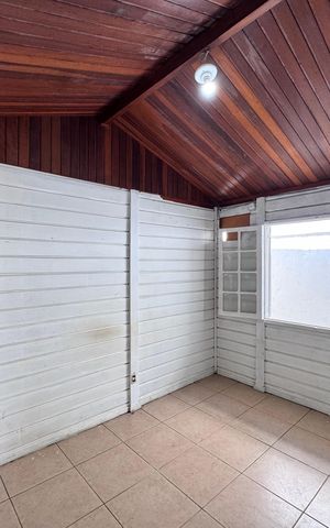 Casa de condomínio à venda com 150m², 3 quartos e 2 vagas Casa de condomínio à venda com 150m², 3 quartos e 2 vagasSuíte
