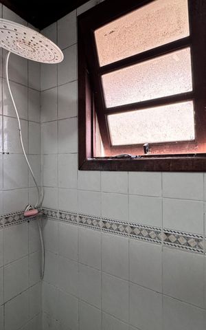 Casa de condomínio à venda com 150m², 3 quartos e 2 vagas Casa de condomínio à venda com 150m², 3 quartos e 2 vagasBanheiro da suíte