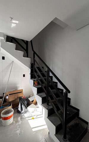 Apartamento à venda com 148m², 3 quartos e 2 vagas Apartamento à venda com 148m², 3 quartos e 2 vagasEscada