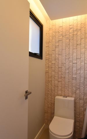 Casa de condomínio à venda com 187m², 3 quartos e 3 vagasLavabo