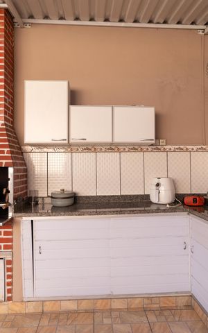 Casa à venda com 250m², 2 quartos e 4 vagas Casa à venda com 250m², 2 quartos e 4 vagasChurrasqueira