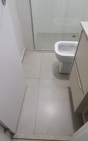 Apartamento para alugar com 84m², 2 quartos e 2 vagasBanheiro social 