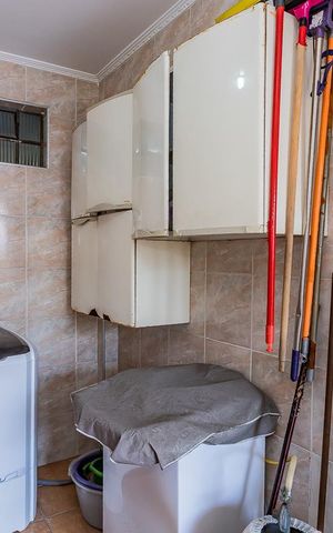 Casa à venda com 280m², 4 quartos e 3 vagas Casa à venda com 280m², 4 quartos e 3 vagasÁrea de Serviço