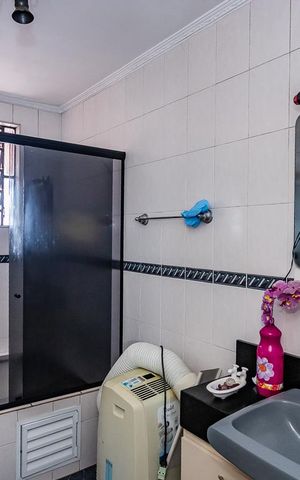 Casa à venda com 280m², 4 quartos e 3 vagas Casa à venda com 280m², 4 quartos e 3 vagasBanheiro suite