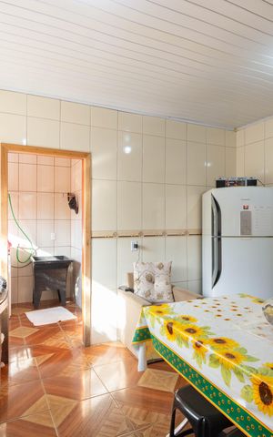 Casa à venda com 137m², 2 quartos e 2 vagas