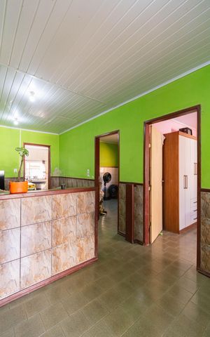 Casa à venda com 137m², 2 quartos e 2 vagas