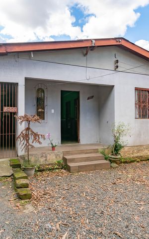 Casa à venda com 137m², 2 quartos e 2 vagas