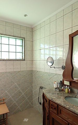 Casa à venda com 115m², 3 quartos e 2 vagasBanheiro da Suíte