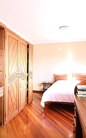 Casa à venda com 115m², 3 quartos e 2 vagasSuíte