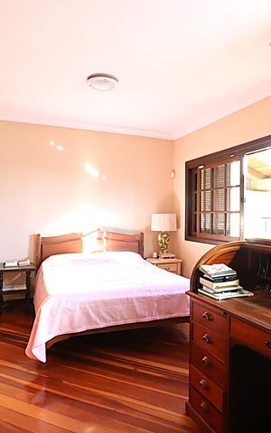 Casa à venda com 115m², 3 quartos e 2 vagasSuíte