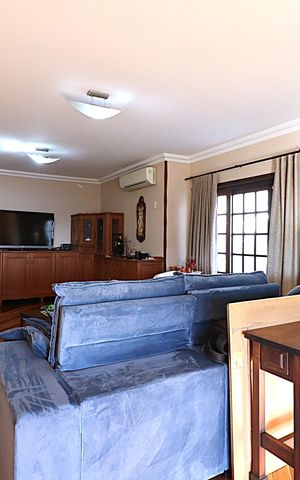 Casa à venda com 115m², 3 quartos e 2 vagasSala