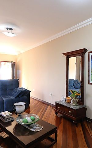 Casa à venda com 115m², 3 quartos e 2 vagasSala