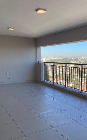 Apartamento à venda com 159m², 3 quartos e 2 vagasVaranda