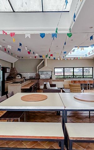Apartamento à venda com 120m², 5 quartos e 2 vagasÁrea comum - Salão de festas