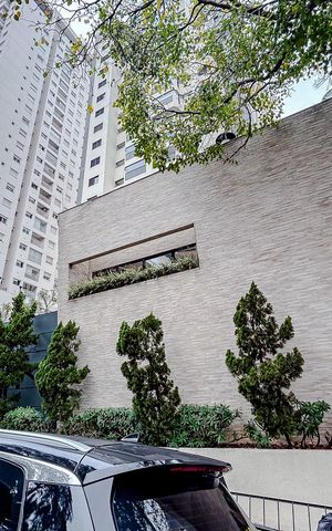 Apartamento à venda com 120m², 5 quartos e 2 vagasFachada com Plaquinha
