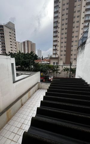 Casa para alugar com 220m², 3 quartos e 4 vagas Casa para alugar com 220m², 3 quartos e 4 vagasVista
