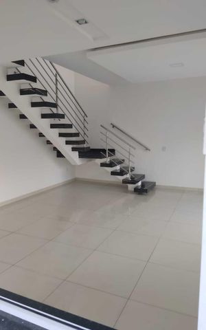 Casa de condomínio para alugar com 160m², 3 quartos e 6 vagas Casa de condomínio para alugar com 160m², 3 quartos e 6 vagasSala
